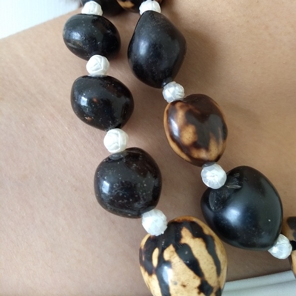 Handmade Unique Natural Fashion Statement Necklace - Picture 2 of 3